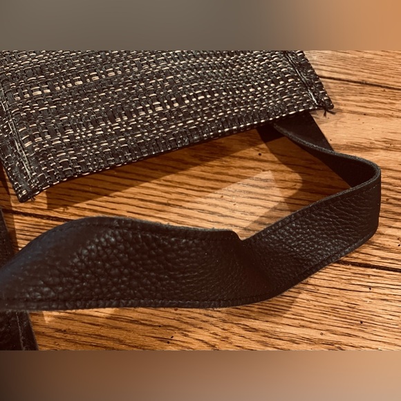 LIKE NEW Chilewich Woven Rectangular Tote,color black/copper - Picture 6 of 9